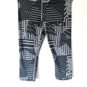 Nike Pro 3/4 Geometric Tights
